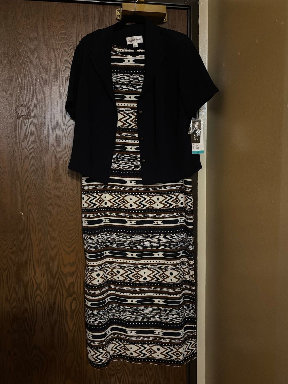 NWT Danny & Nicole Navy/ Brown/ Cream Geometric Office Professional Dress Suit